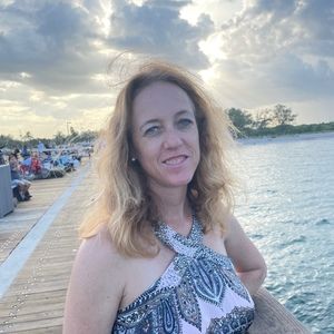 Meet your Posher, Suzanne